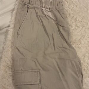 H&M Women's Cargo Pants in Tan